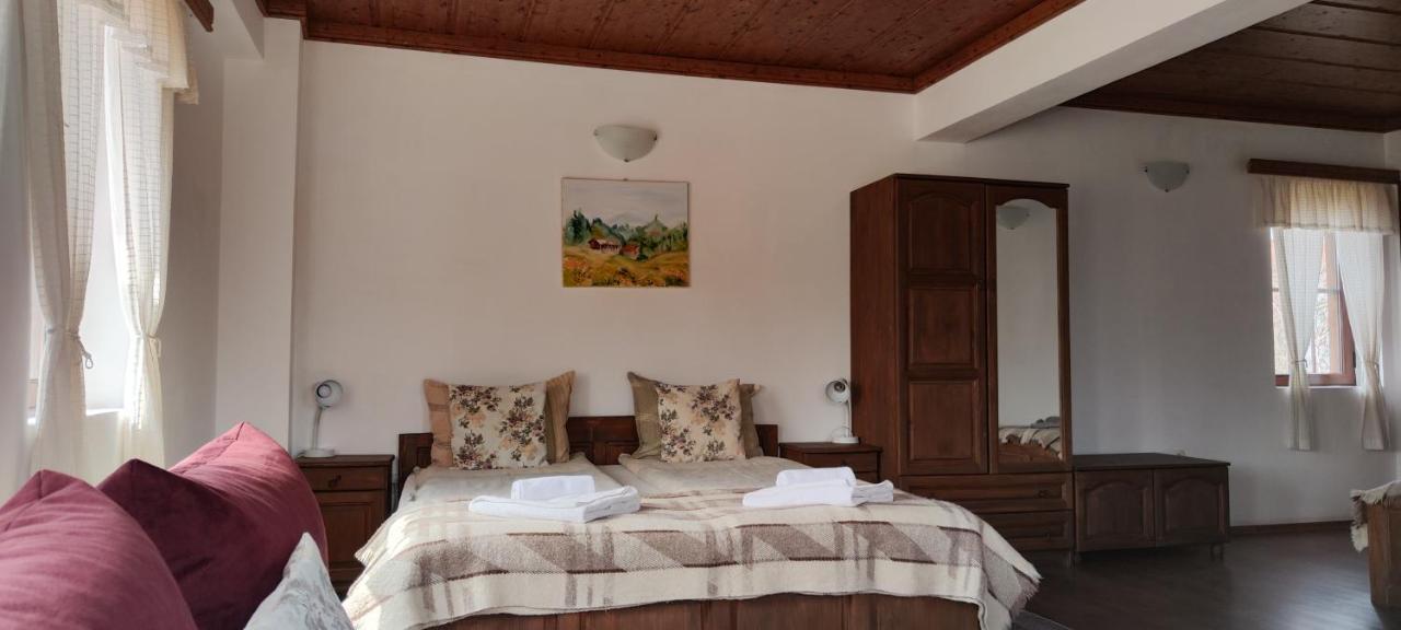 Chardaka Guest House Kalofer Buitenkant foto