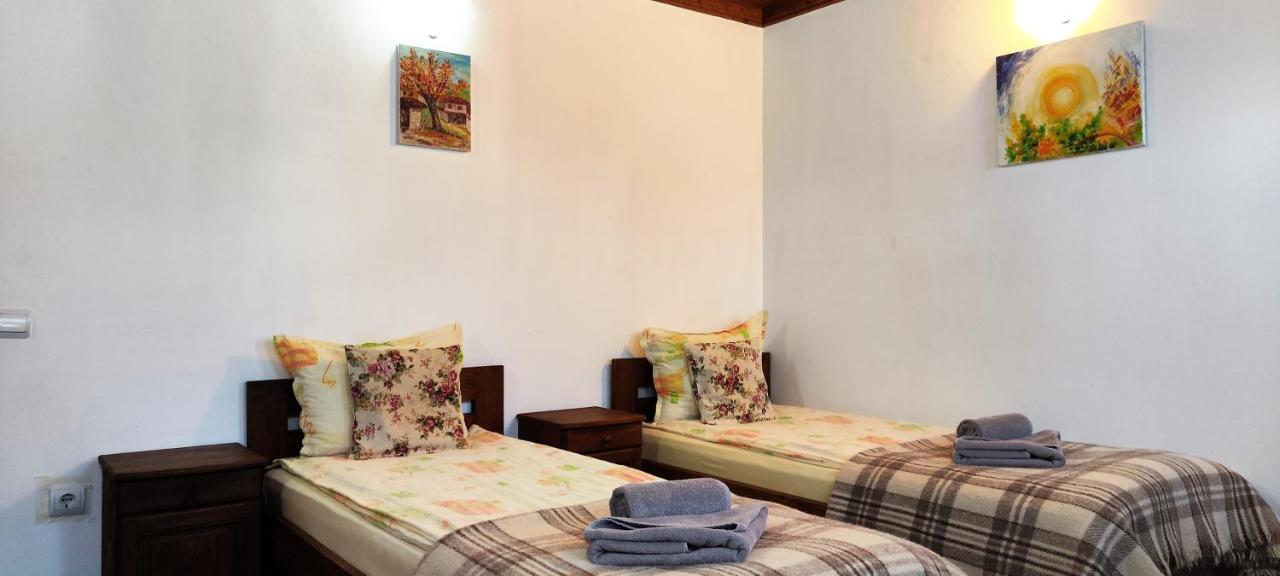 Chardaka Guest House Kalofer Buitenkant foto