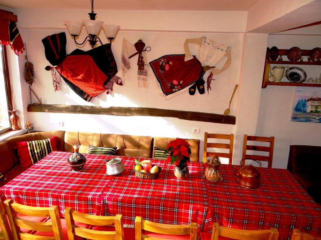 Chardaka Guest House Kalofer Kamer foto