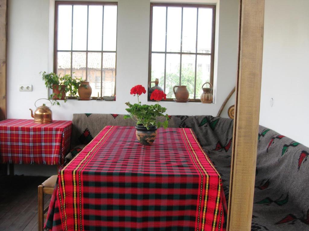 Chardaka Guest House Kalofer Kamer foto